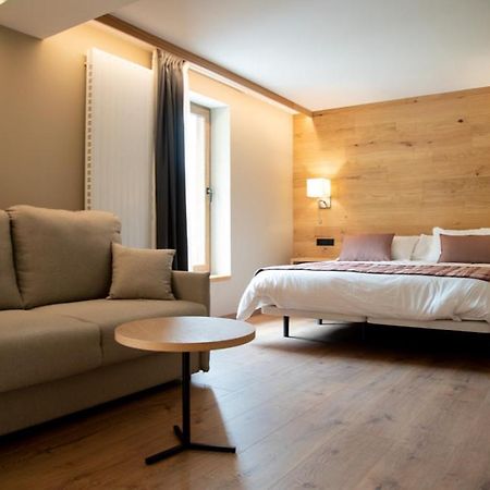 Hotel Roya Espot Exteriör bild