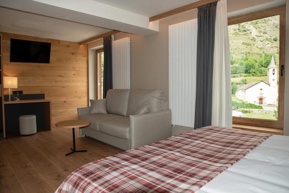 Hotel Roya Espot Exteriör bild